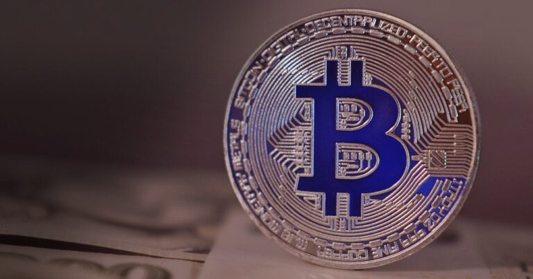 Bitcoin se recupera rápidamente y vue